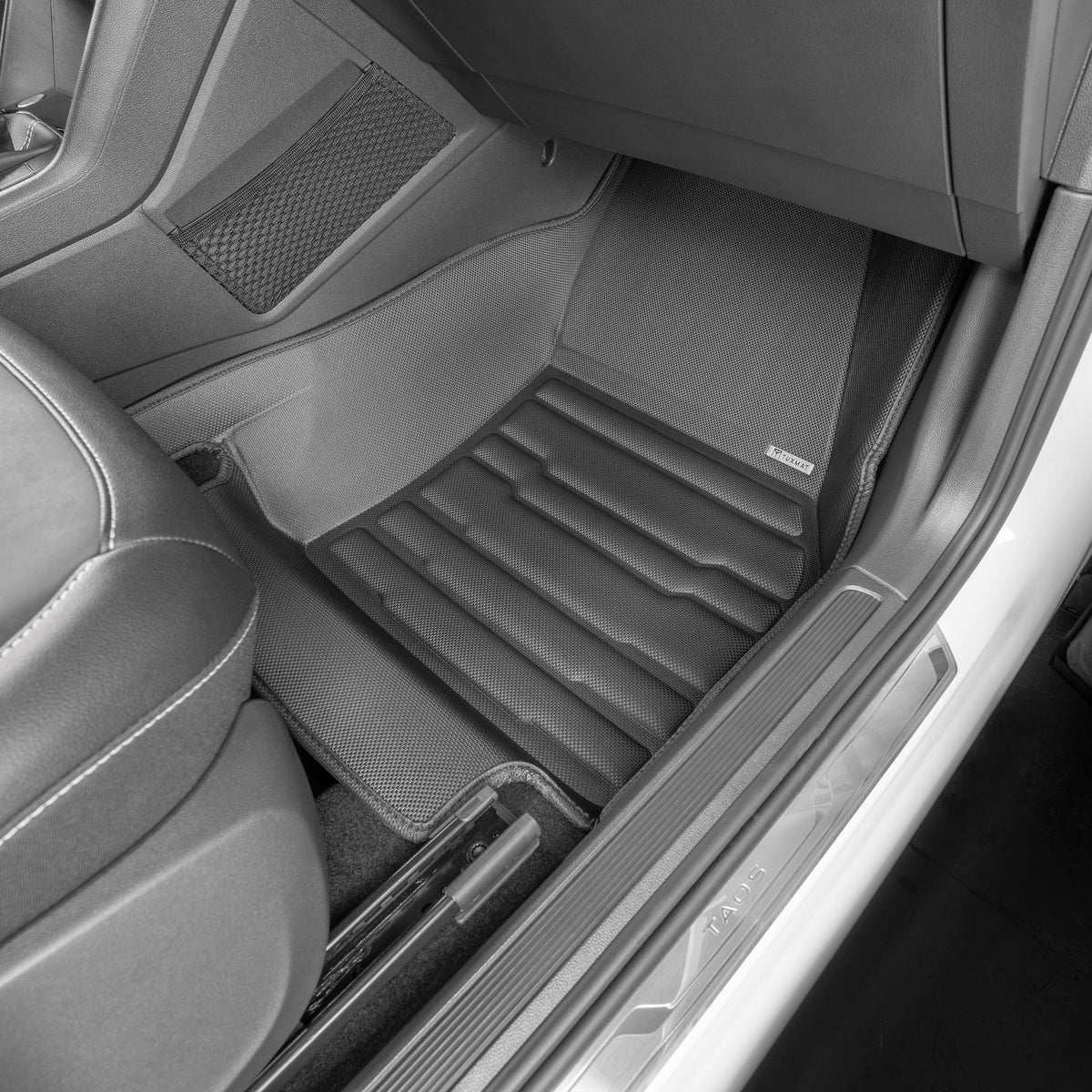Volkswagen Taos FWD