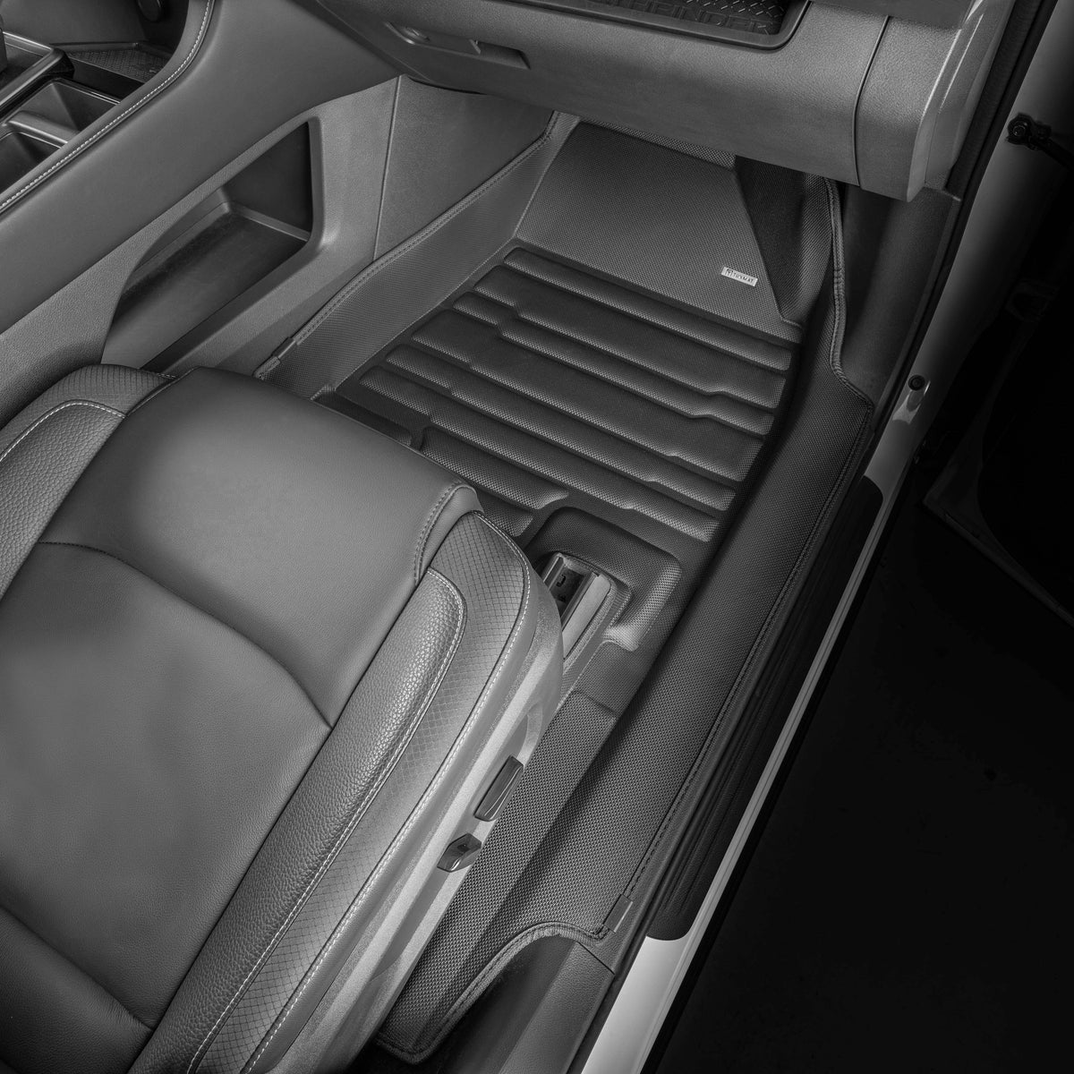Nissan Pathfinder 7-Seater